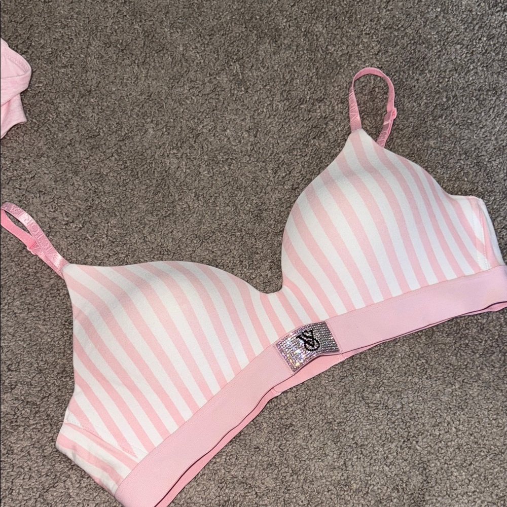 Victoria’s Secret Shine Patch Wireless Bra